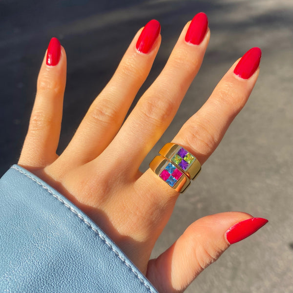 picture of viper ring on hand