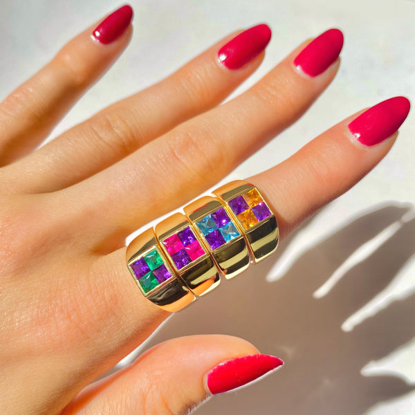 picture of pirate's kiss ring on hand