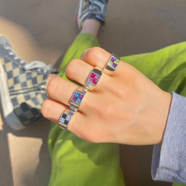 picture of viper ring on hand